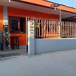 Edgar\'S Guest House