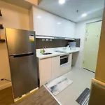 Modern Studio With City Views & Top Amenities