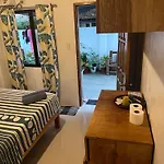 Gje\'S Lodge And Guest House