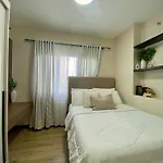 New Modern Pool Front Condo Near It Park