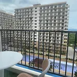 Condo Near Airport, Cclex Balcony Pool View