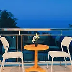 De Cairos Mountain And Ocean View Resort