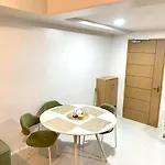 One Br With Balcony At East Gate