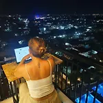 Sky High Suites Royal Ocean Crest Mactan