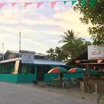 Oyo 928 Jjs Place