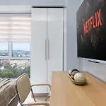 Furnished Studio In Cebu It Park With Wifi, Netflix And Pool Access
