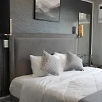 Modern Cozy Studio With Balcony