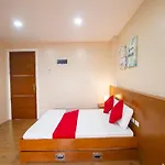Super Oyo 832 The Teepee Place Hostel & Residence Inn