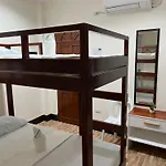 4Vj\'S Apartelle
