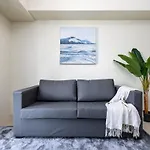 Furnished 1-Bedroom In Avida Towers Riala, Cebu It Park With Fast Wifi, Netflix, Pool And More