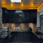 Holloway Hideaway