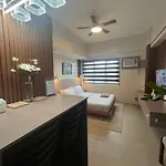 Cozy Condo Near It Park With Pool Netflix