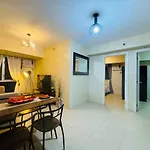 2 Bedroom Unit In It Park - Good For 5- Max 8 Pax