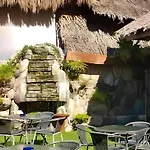 Coucou Bar Hotel And Restaurant