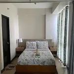 Mactan Newtown 8Newtown Boulevard Beach Condo Rm9