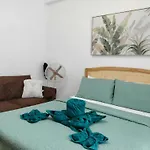 Pool View Condo 333B At Amani Grand Resort Near Mactan Cebu Airport