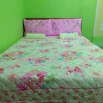 Russel\'S Guesthouse