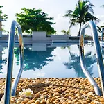 Thresher Cove Dive Resort
