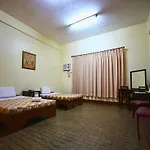 Travelbee Capitol Inn