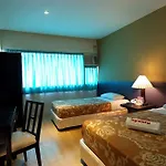 Dynasty Tourist Inn
