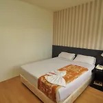 Dynasty Tourist Inn