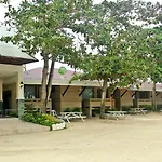 Bluefins Resort