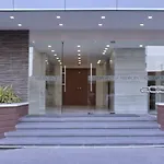 Midpoint | 1Br Near Starbucks And Rustan\'S