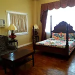 Canoy\'S Mansion Apartelle