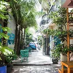 Bunks Hostel (Adults Only)