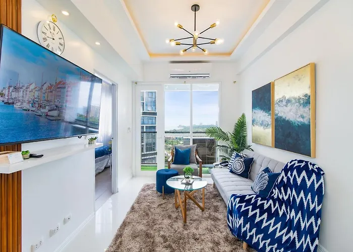 Omp 15C-T2, Seaview, Pool & Beach Access, Near Airport, Fast Wi-Fi, Netflix