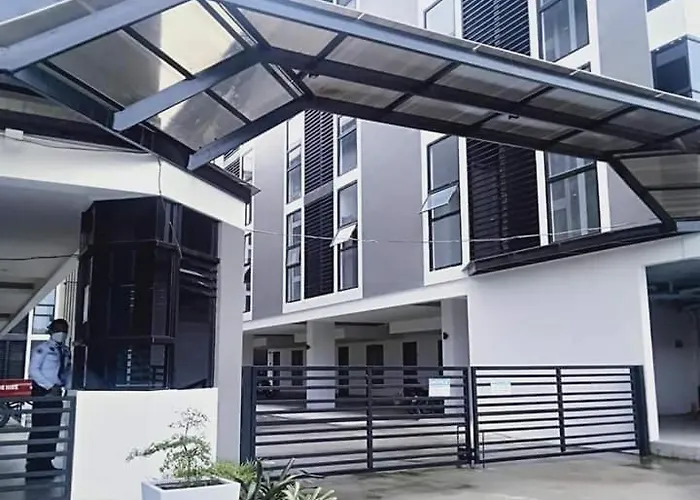 Aizen Flats Walkingup Condo