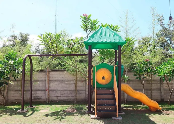 Cozy Almond Drive Condo In Cebu
