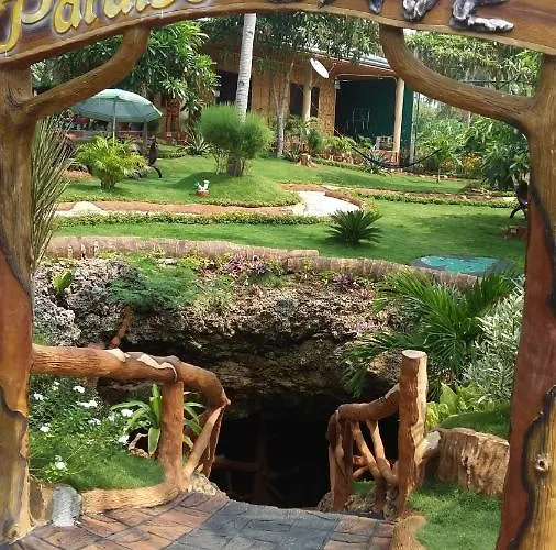 Paraiso Cave & Restaurant & Resort