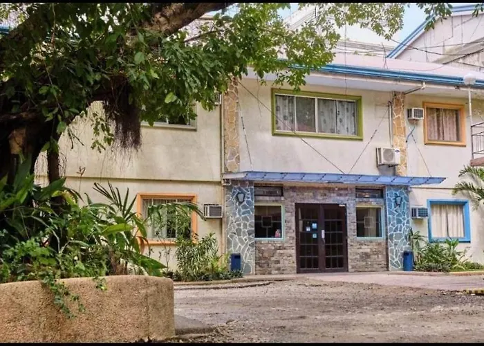 Mactan Airport Hilltop Hotel