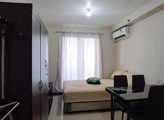 Affordable Condo W/ Wi-Fi, Pool & Shower Heater