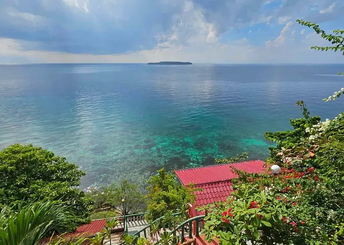 Sandra\'S Holiday House