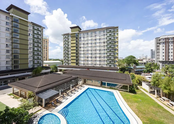 Studio Unit Near It Park, Sm And Ayala With Pool, Balcony And Fast Wifi