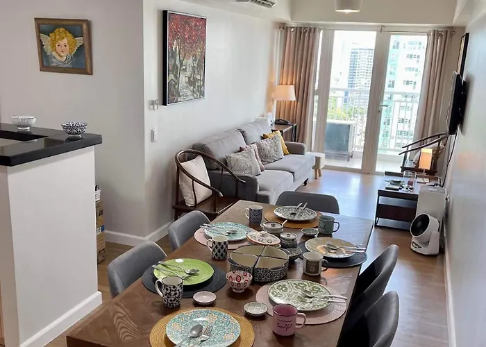 Spacious Stylish Apartment With Two Bedrooms, Near Mall