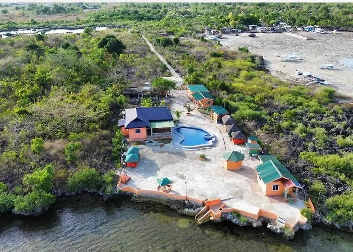 Rainbow Beach Bar & Resort