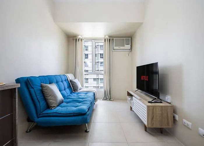 Furnished 2-Bedroom In Avida Towers Riala, Cebu It Park With Fast Wifi, Netflix, Pool And More