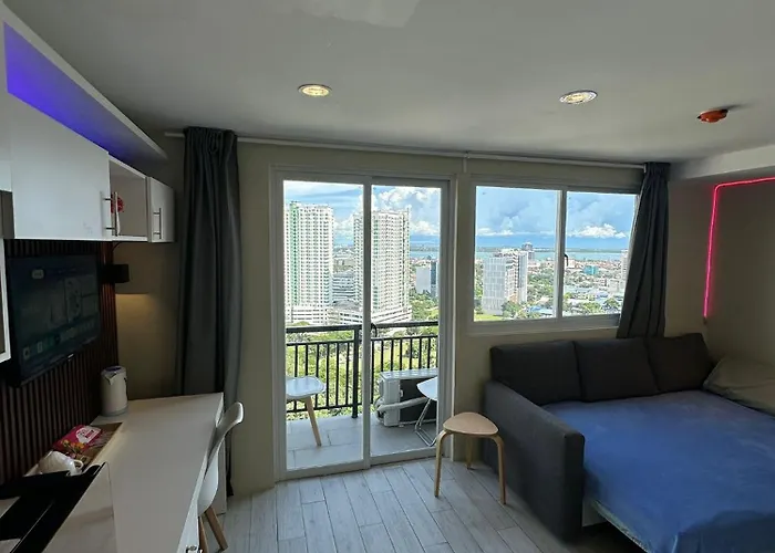 Modern & Comfy Studio - Steps From Ayala Mall, Cebu City