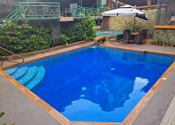 Mb\'S Garden Inn