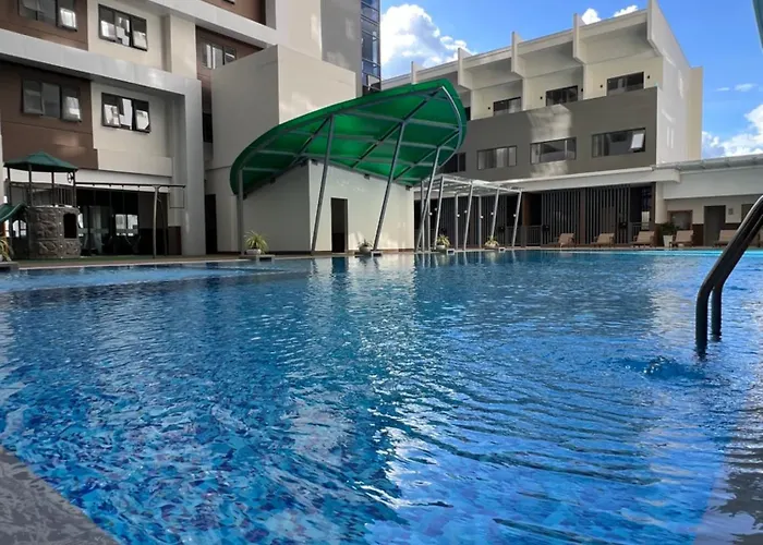 Cozy Condo Near It Park With Pool Netflix