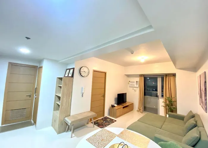 One Br With Balcony At East Gate