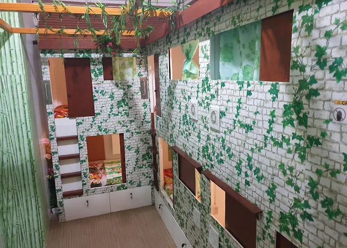 Gardenpod Hostel + Cafe
