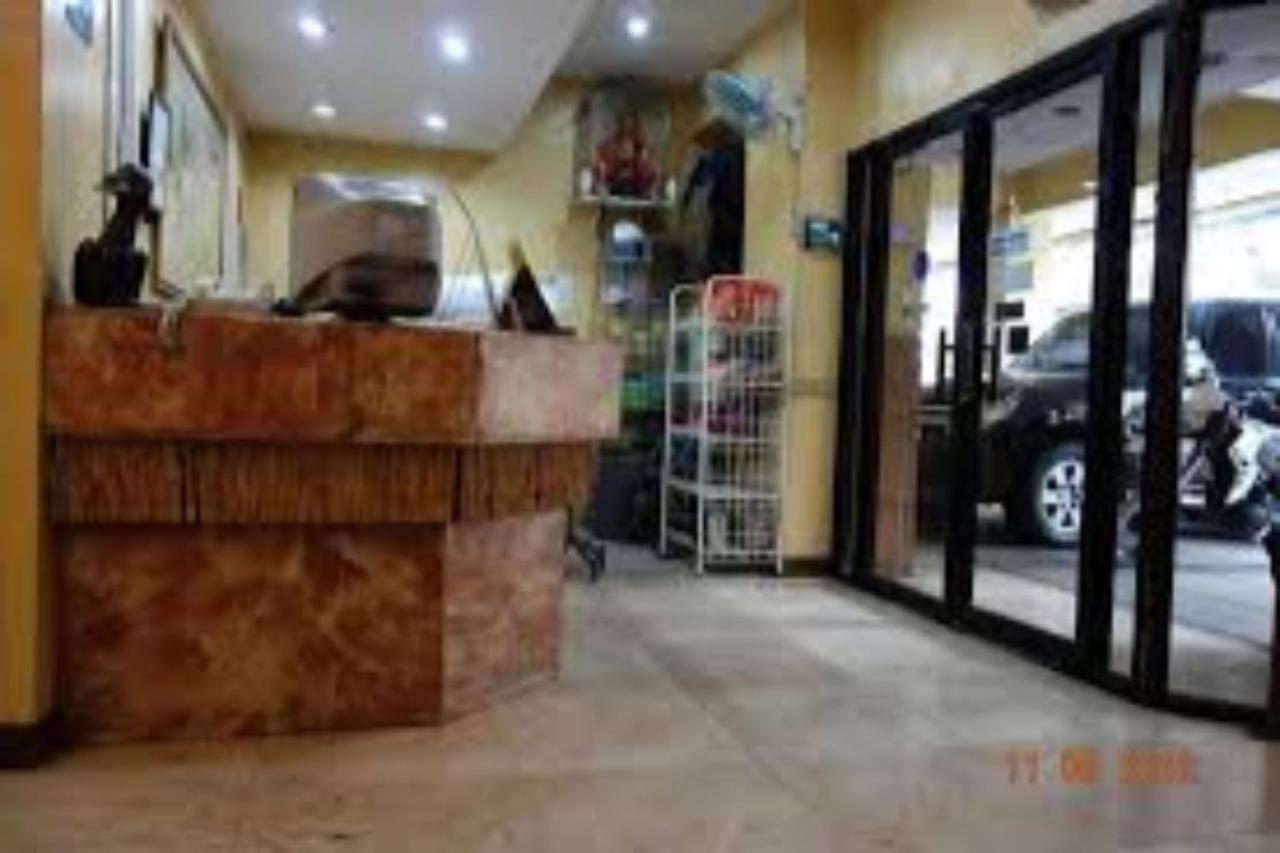 Hotel Oyo 672 Capitol Tourist 2*