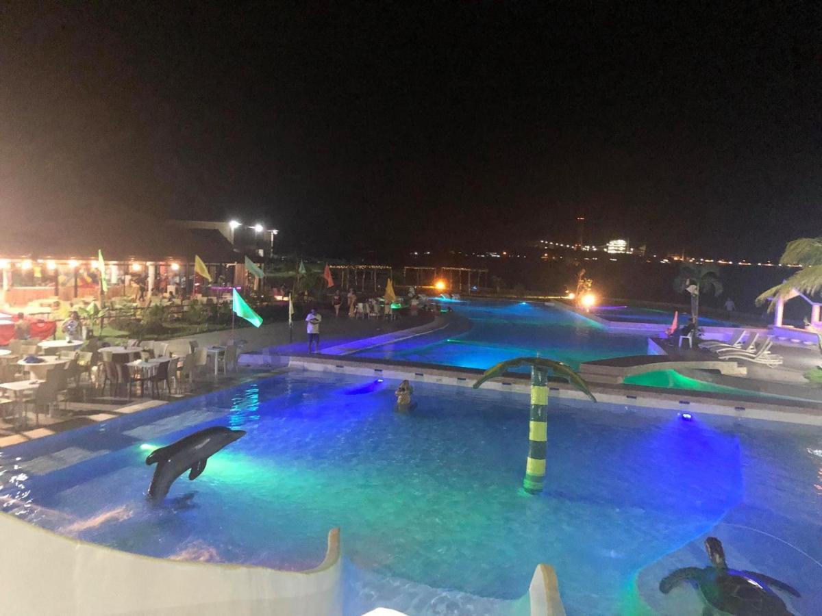 Acapulco Hotel *