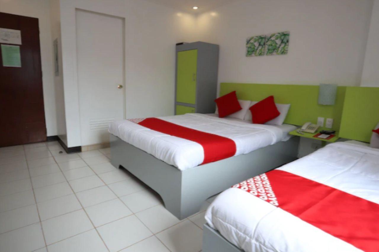 Oyo 210 Apple Tree Hotel