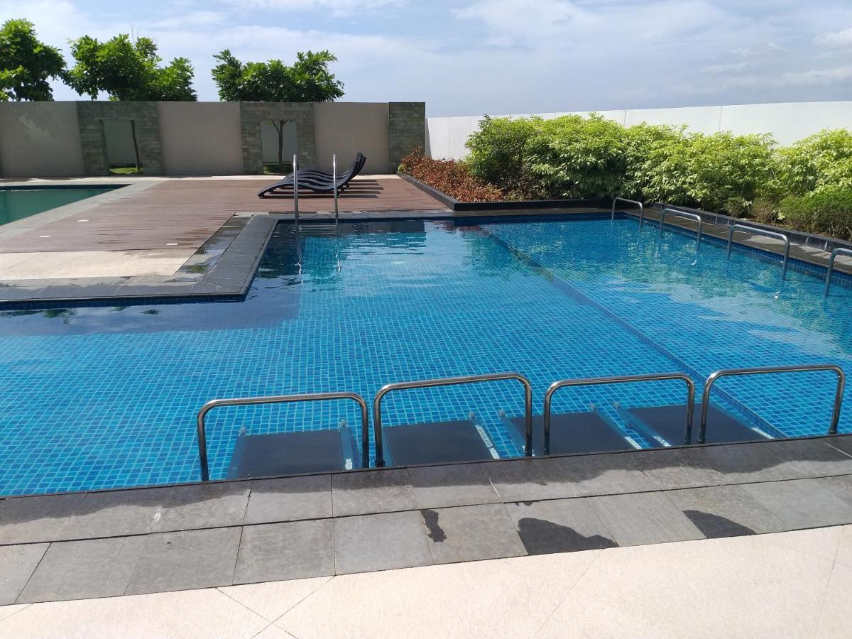 Aparthotel Mactan Newtown With Sun Set And Garden View Cebu
