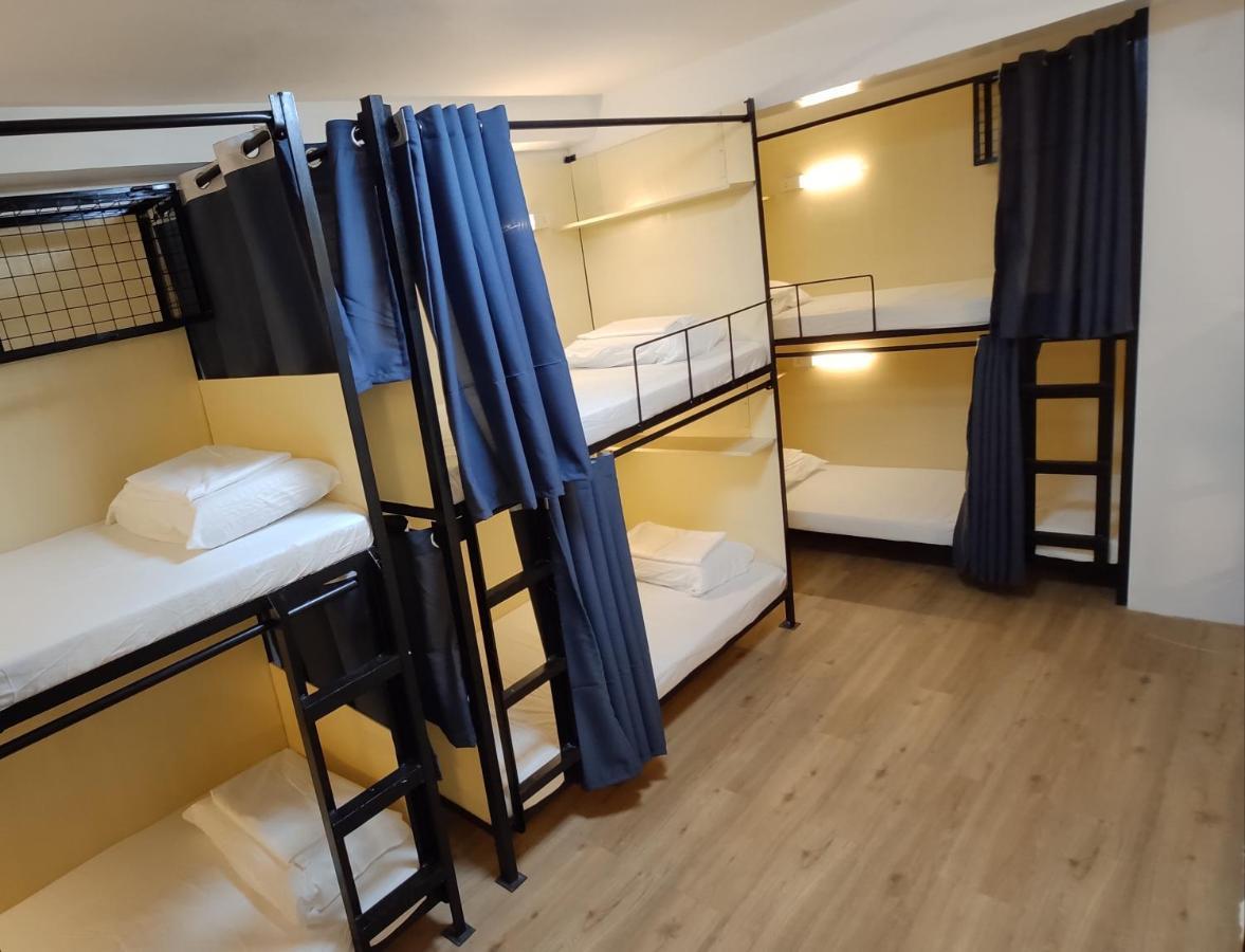 Hostel Nomad's Hub - Value Co-living